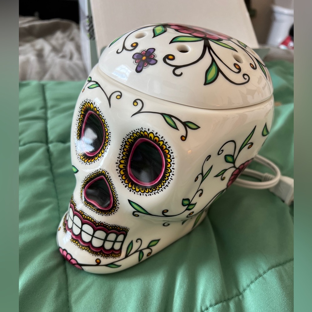 DISCONTINUED Calavera / Sugar Skull Scentsy Wax Warmer